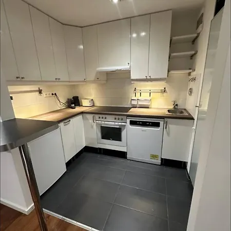 Quiet Retreat With Balcony In The Centre Of München
